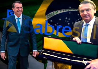 Bolsonaro recebe espadim DUQUE DE CAXIAS